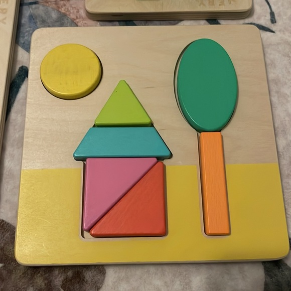 Lovevery Puzzles (2 year old Playkits) - Picture 3 of 5